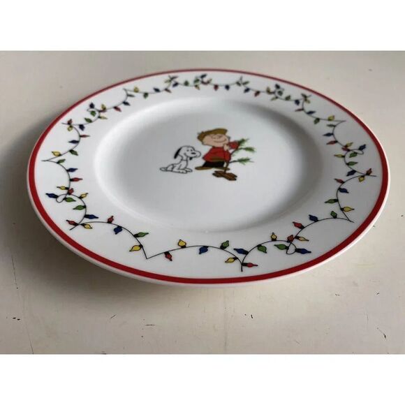 Set Of 2 Peanuts Charlie Brown Snoopy Christmas Salad Plates Whole Gang Ceramic - Picture 9 of 13